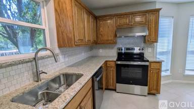 Main picture of 804 Cruise St