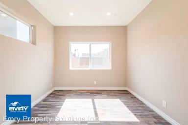 Main picture of 3258 Dundas St