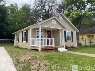 Main picture of 2104 W Robbins St