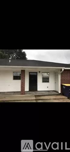 Main picture of 613 N Kinney Ave