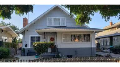 Main picture of 2226 W 28th St