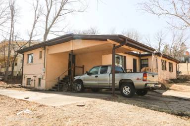 Main picture of 1969 Hunting Ave