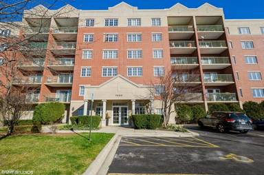 Main picture of 7450 Lincoln Ave
