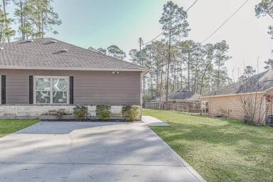 Main picture of 15786 Cottonwood Dr