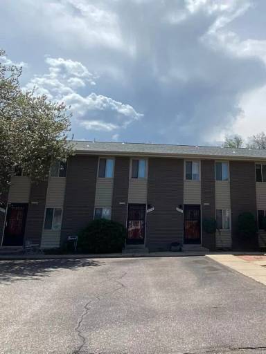 Main picture of 3817-3829 Oak St
