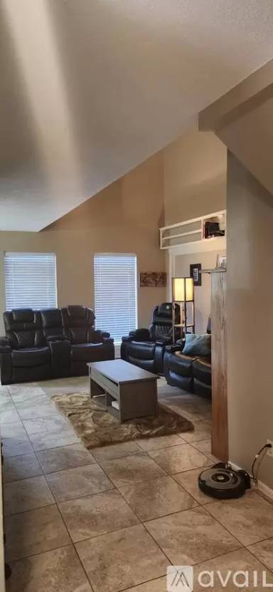 Main picture of 93 Stirling Cir