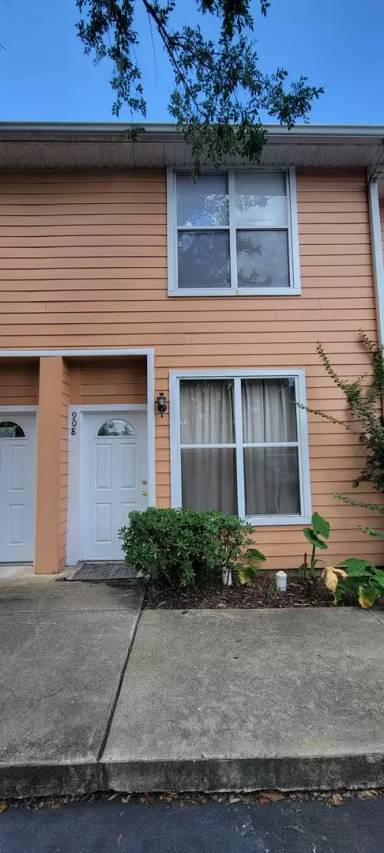 Main picture of 3970 SW 20th Ave