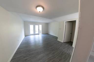 Main picture of 819 Broad St