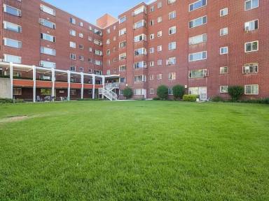 Main picture of University Heights Apartments