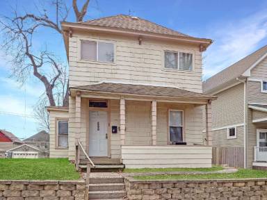 Main picture of 690 York Ave
