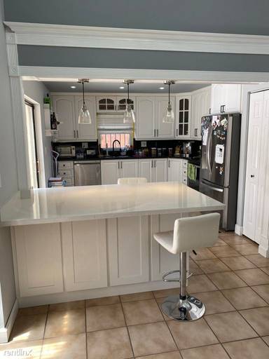 Main picture of 860 NW 21st Way