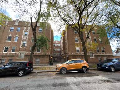 Main picture of 917 E 78th St