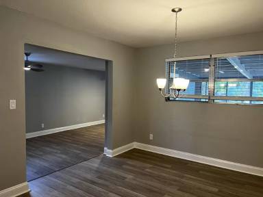 Main picture of 6765 Snow White Dr