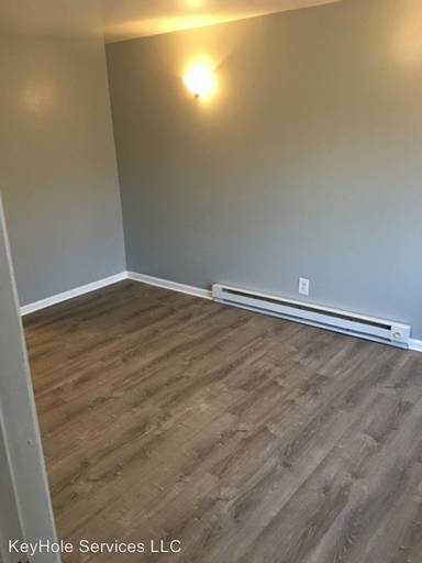 Main picture of 807 Stoll St