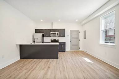 Main picture of 6906 Ridge Ave