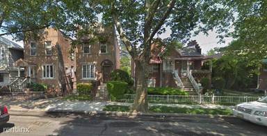 Main picture of 799 E 56th St