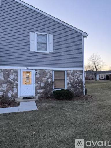Main picture of 1049 Newport Hbr