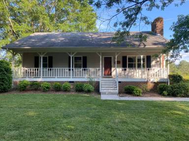 Main picture of 212 Gail Ridge Ln