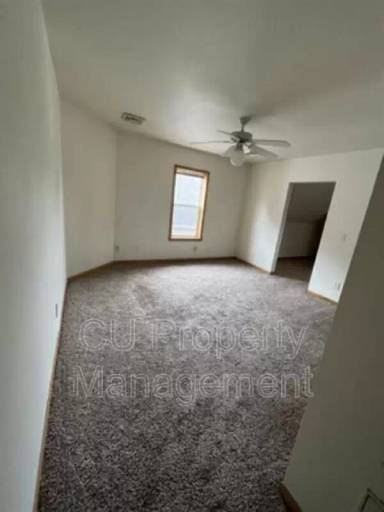 Main picture of 609 W White St