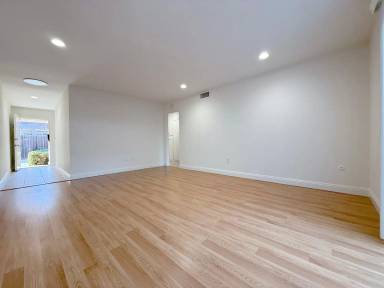Main picture of 2620 W Orion Ave
