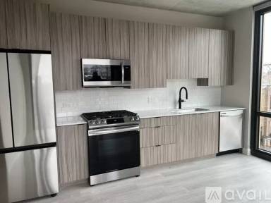 Main picture of 4601 N Broadway St
