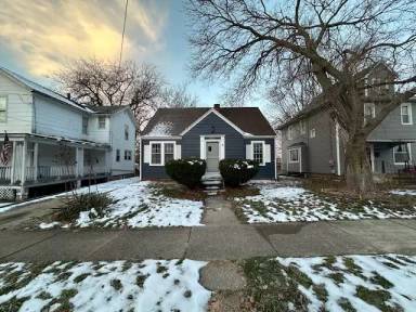 Main picture of 2411 N Dechman Ave