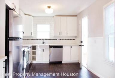Main picture of 3015 Cleburne St
