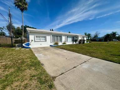 Main picture of 10 158th Ave