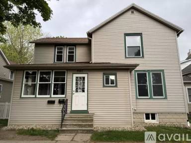 Main picture of 807 Court St