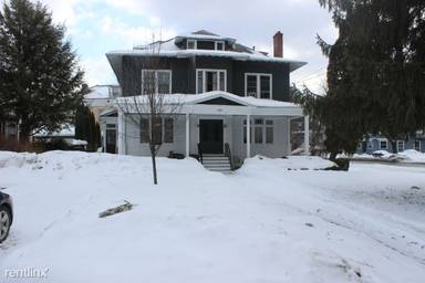 Main picture of 1 Manning Blvd