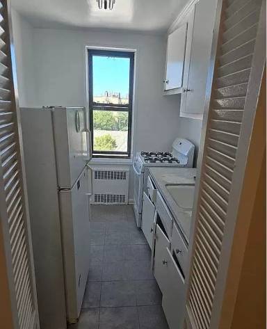 Main picture of 3730 83rd St