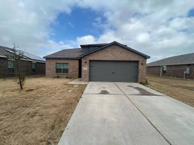 Main picture of 2020 Canterbury Dr
