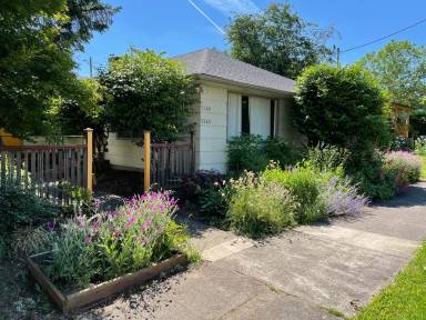 Main picture of 5248 NE 32nd Pl