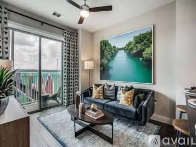 Main picture of 5501 N Lamar Blvd
