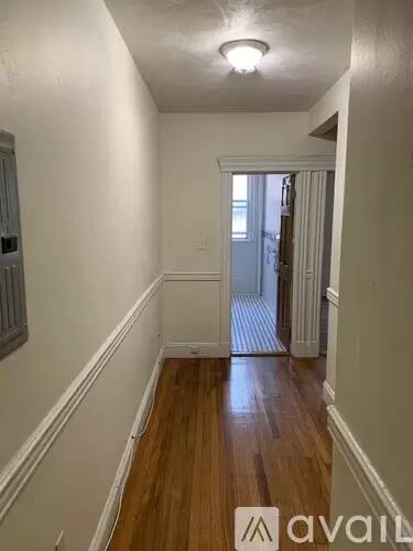 Main picture of 352 Riverway
