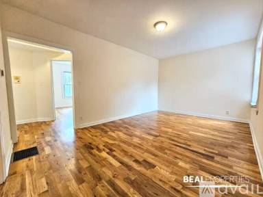 Main picture of 1448 W Byron St