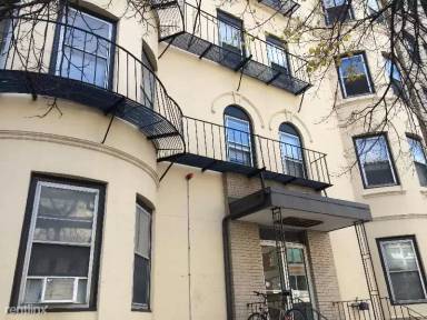 Main picture of 32 Westland Ave