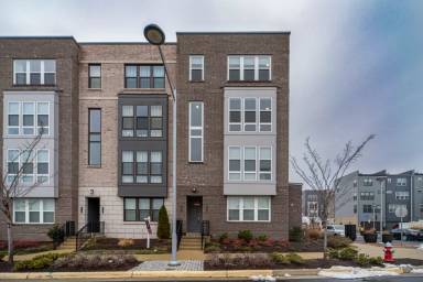 Main picture of 13410 Arrowbrook Centre Dr