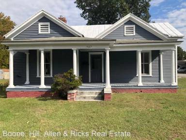 Main picture of 902 Nashville Rd