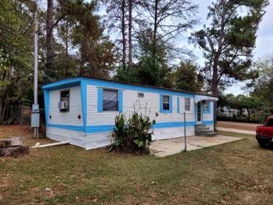 Main picture of 205 Holt Ave