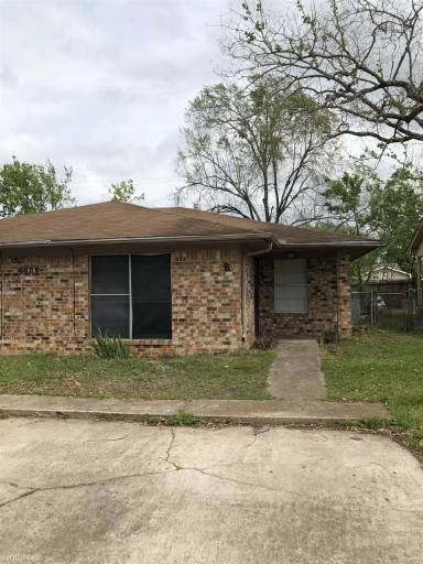Main picture of 3907 Olive St