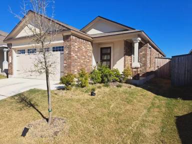 Main picture of 114 Canley Loop