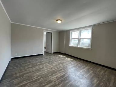 Main picture of 605 W Macon St