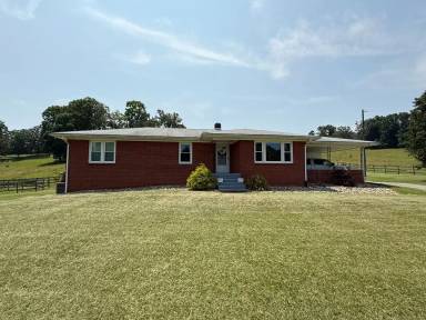 Main picture of 2459 Middlesettlements Rd