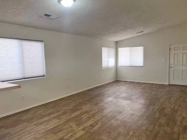 Main picture of 7101 Jet Rd NE