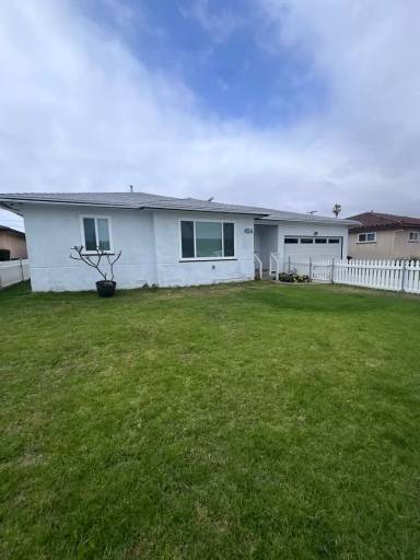 Main picture of 454 Elm Ave