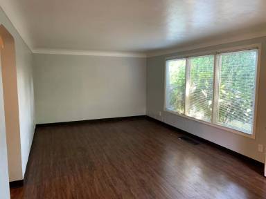Main picture of 635 18th St SE