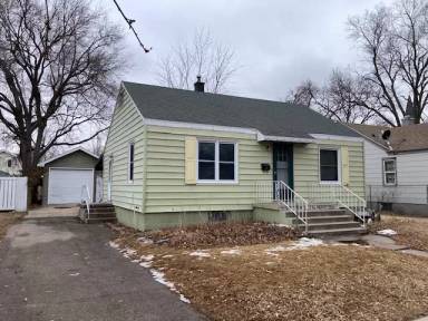 Main picture of 115 W 13th St