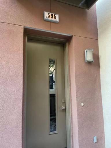 Main picture of 595 Rockefeller