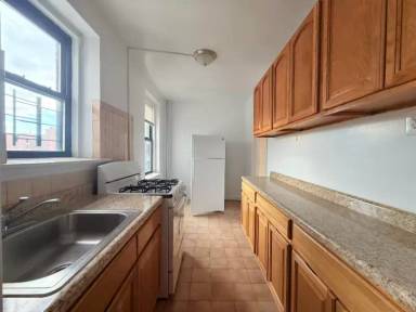 Main picture of 3063 Buhre Ave